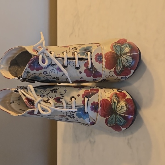 Goby Shoes - Floral High Heel Butterfly Boots - Picture 3 of 7